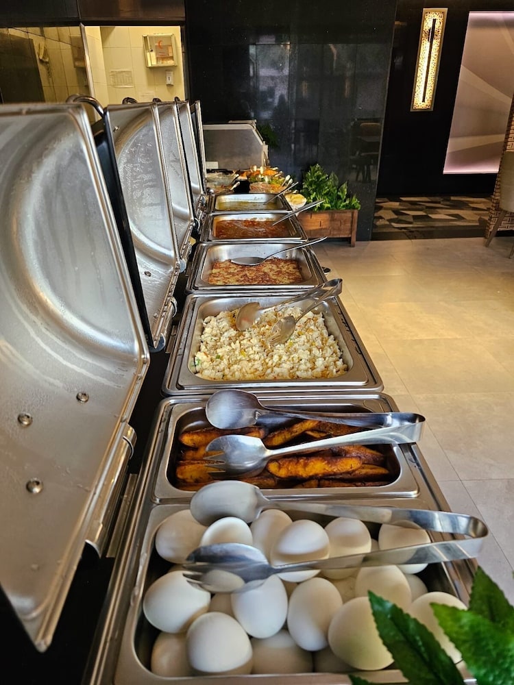 Y Platinum Hotel 31/43