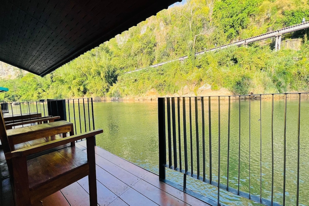 Banrimkwae Paerimnam Resort 44/50