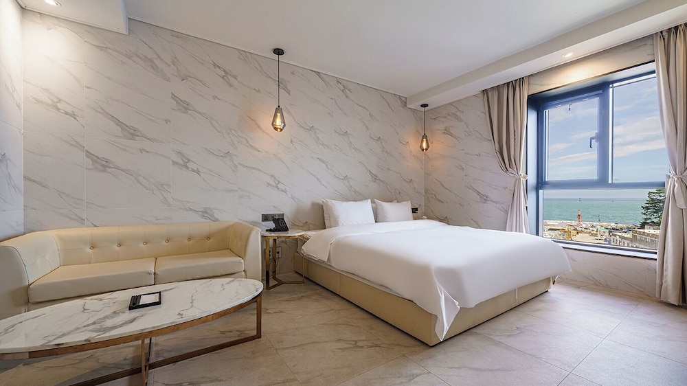 Ava Hotel Songjeong 7/37
