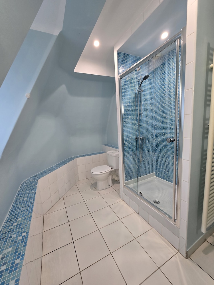 Castel Bayeux Guesthouse 20/50