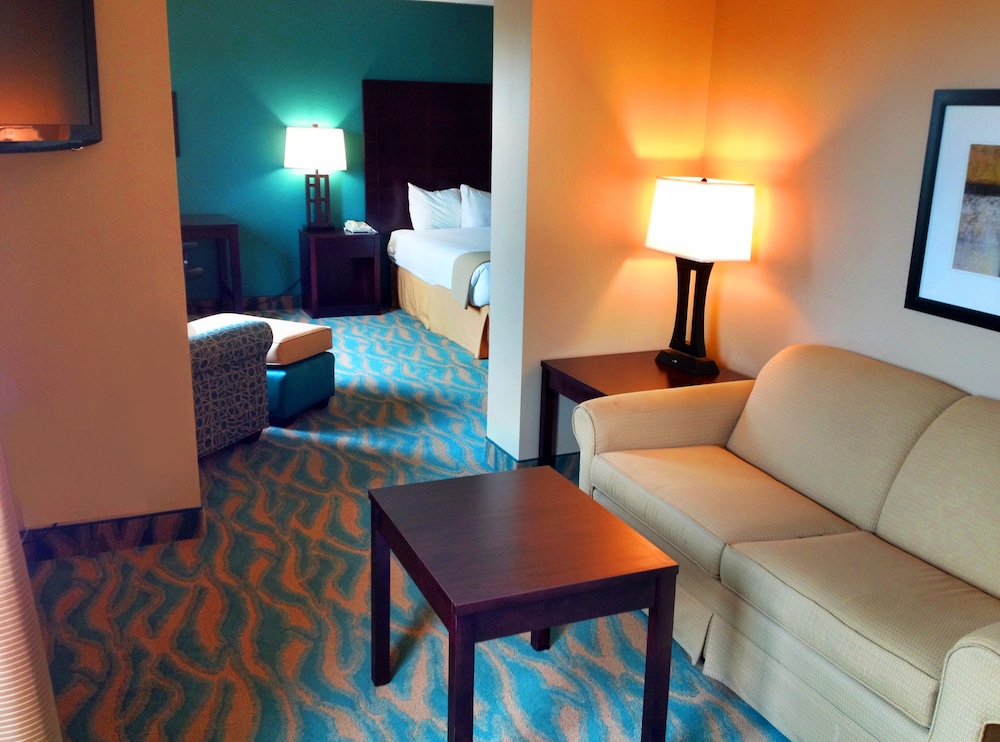 Holiday Inn Express Bluffton At Hilton Head Area 54/80