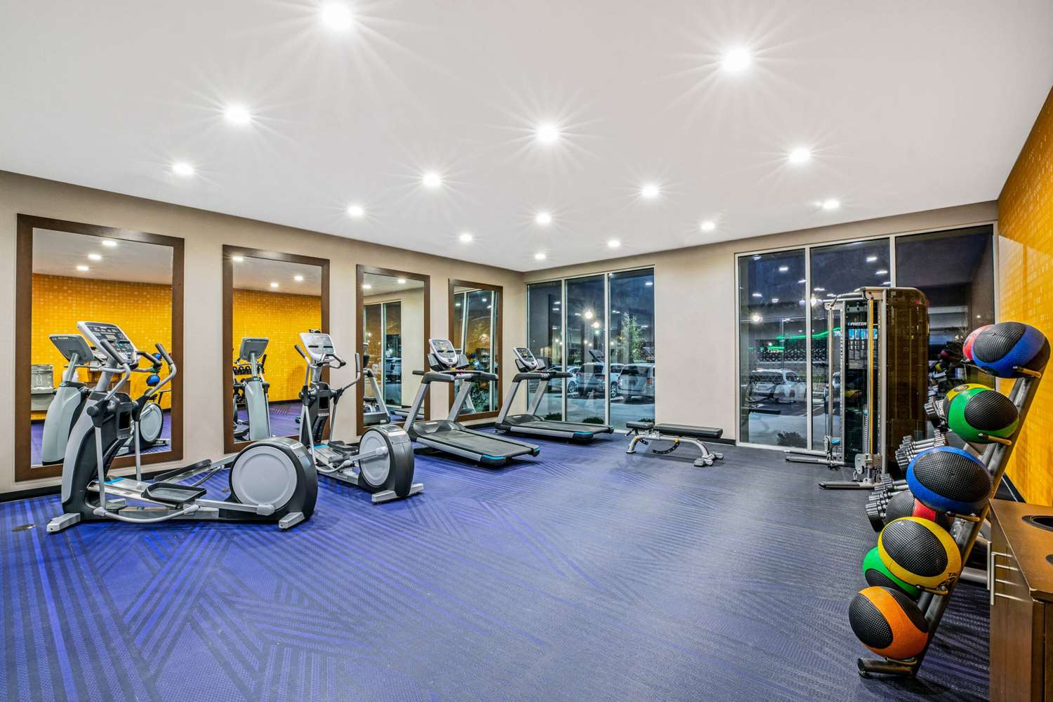 La Quinta Inn And Suites By Wyndham Waco Downtown Baylor 25/42