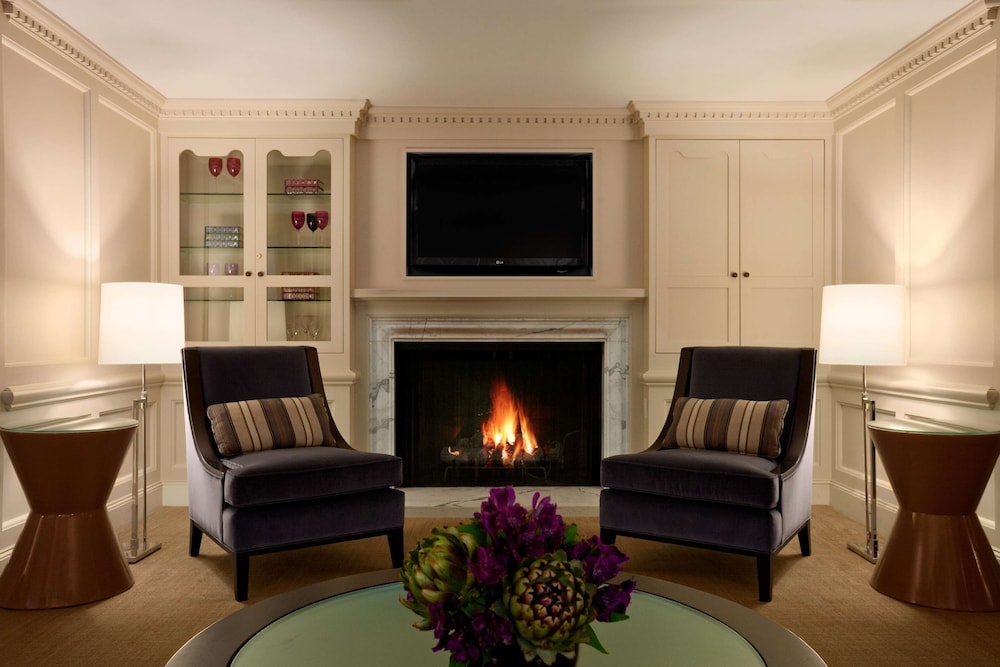 Fairmont Winnipeg 47/69