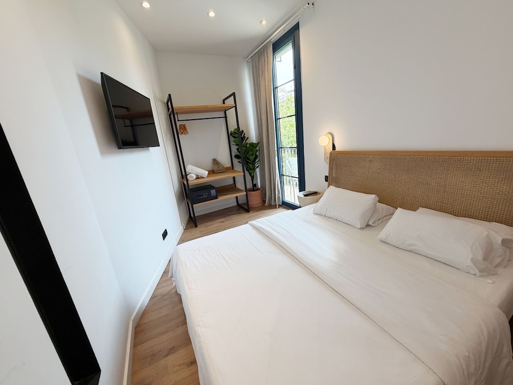 City, Double Bed