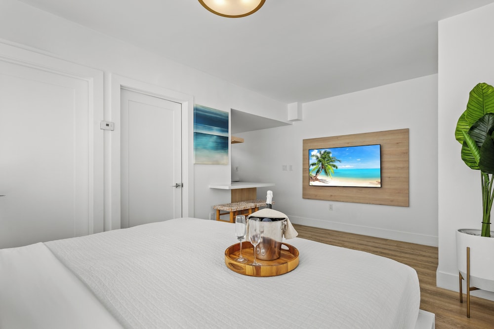 STUDIO, KING BED, BALCONY