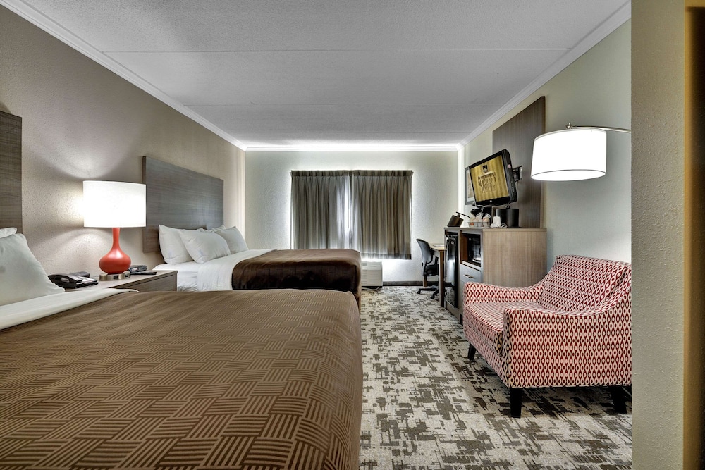 Quality Hotel & Suites At The Falls 22/51