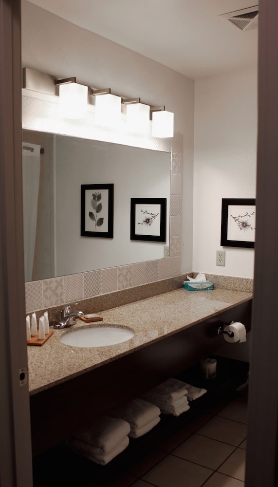Country Inn & Suites by Radisson, Marion 58/64