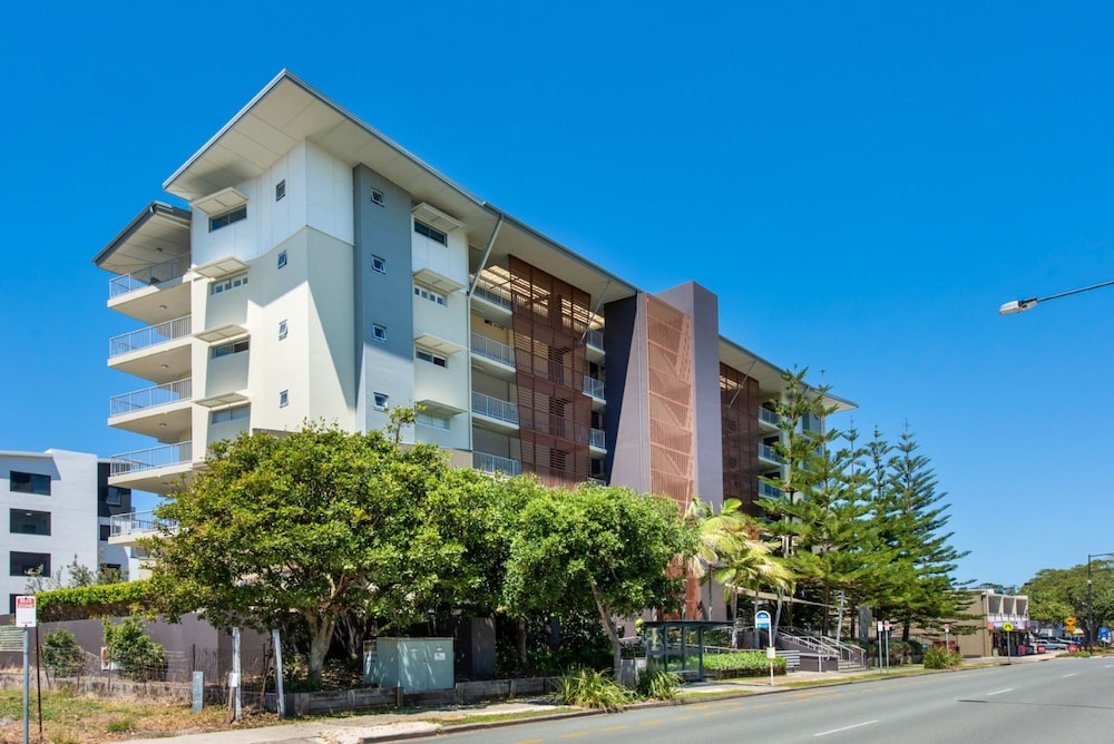 ON THE BEACH RESORT BRIBIE ISLAND 4/50