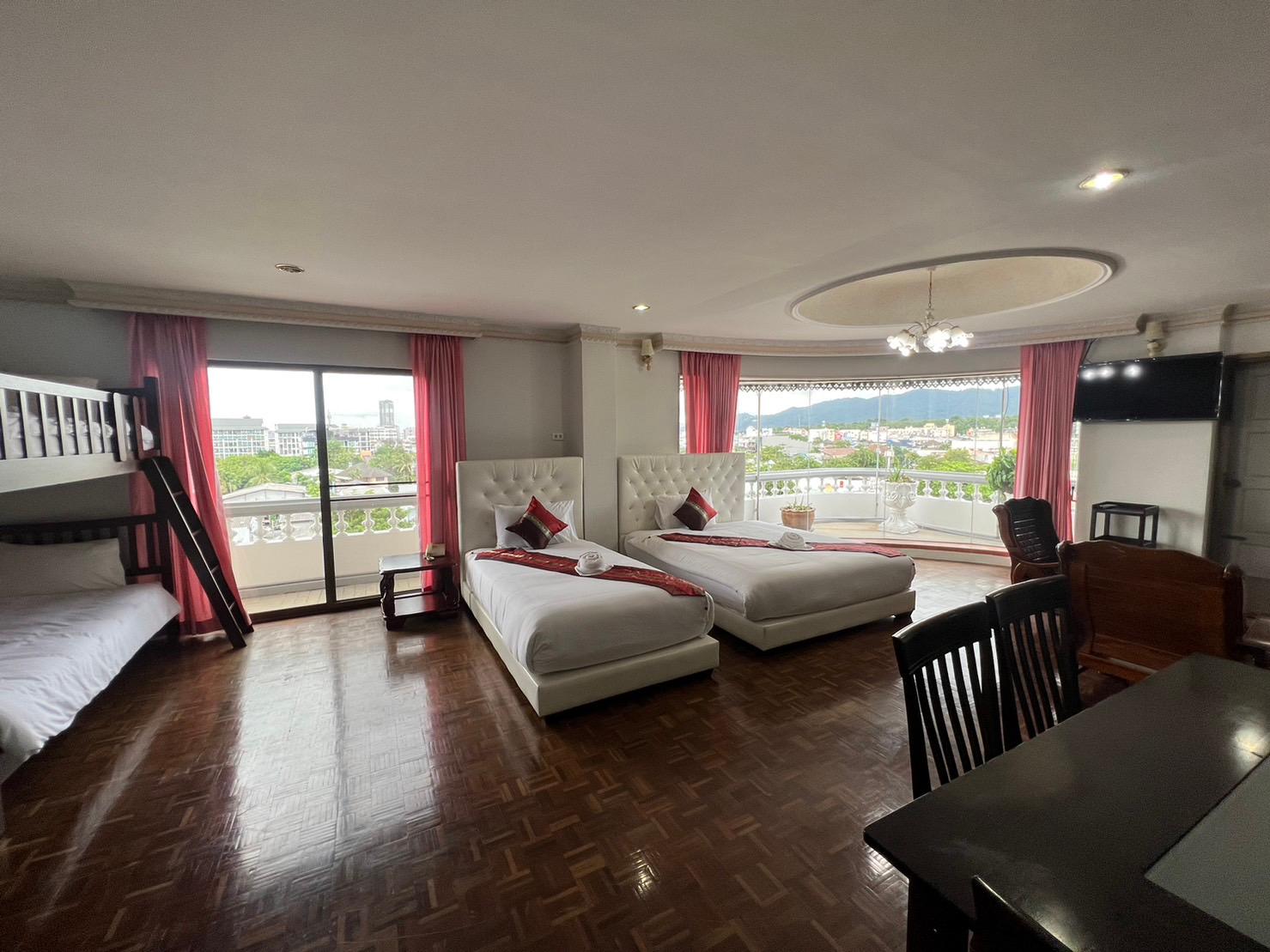 Chao Phya Grand Hotel 22/64