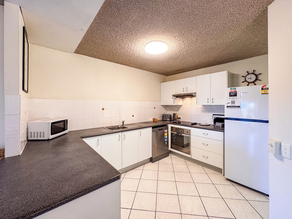 NORTHPOINT HOLIDAY APARTMENTS 13/61
