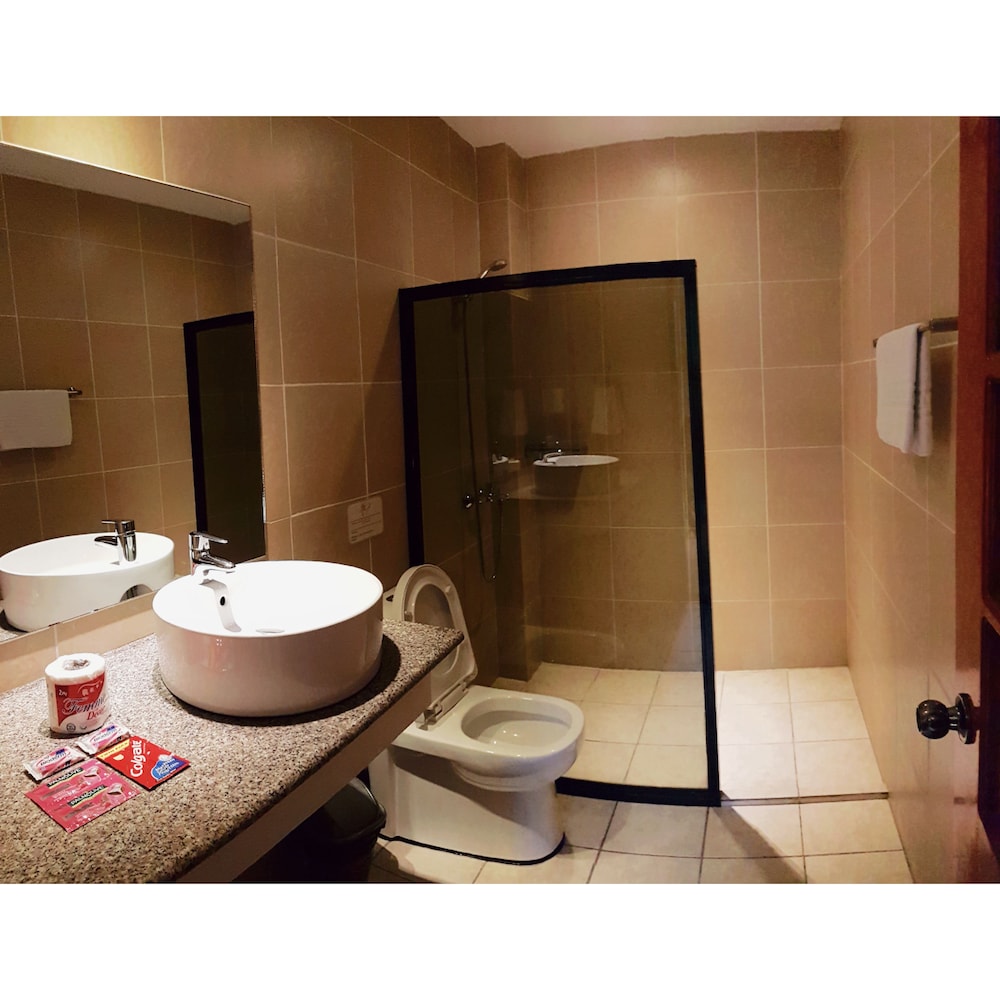 Alona Northland Resort 50/50