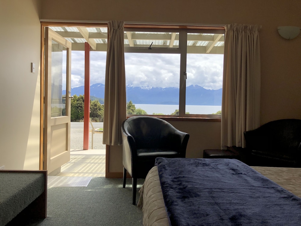 MANAPOURI LAKEVIEW MOTOR INN 24/69