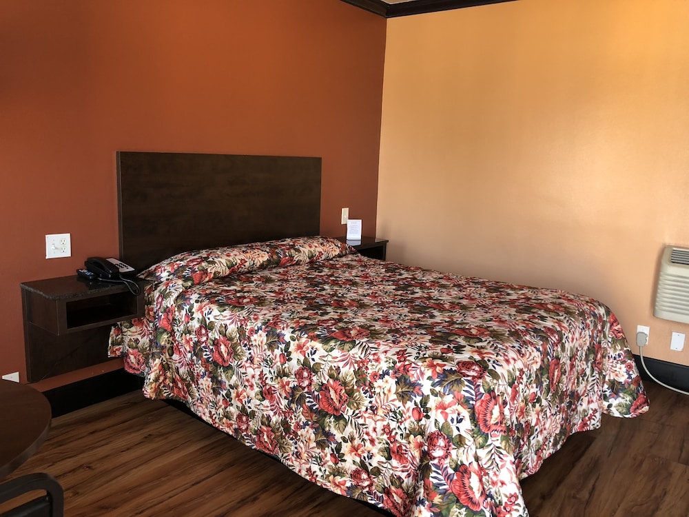 El Rancho Motel 6/24