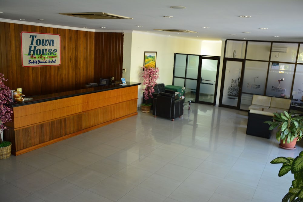 Town House Bukit Damai Indah Hotel and Residence 4/49