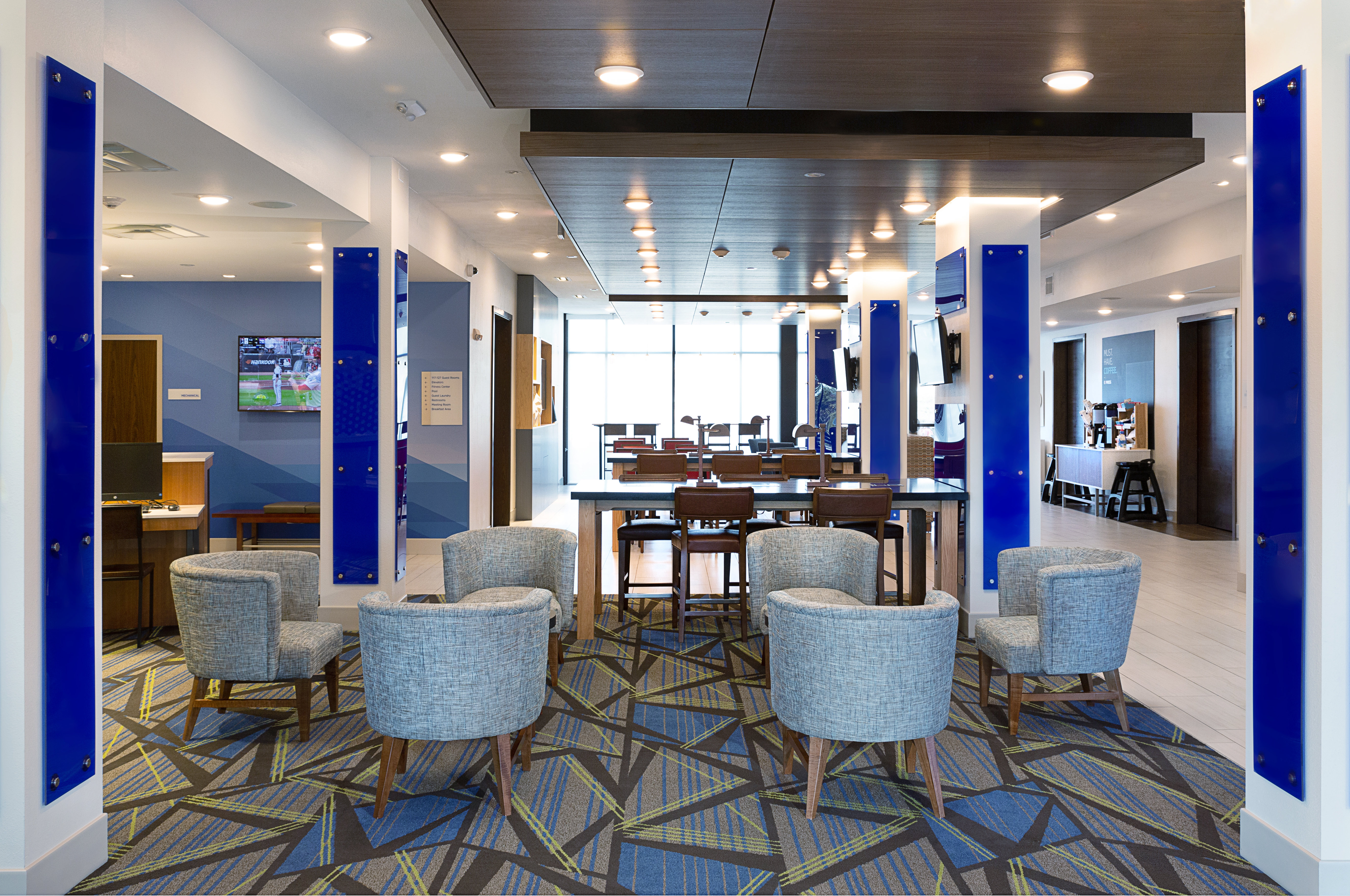 Holiday Inn Express and Suites Wentzville St Louis West 34/52