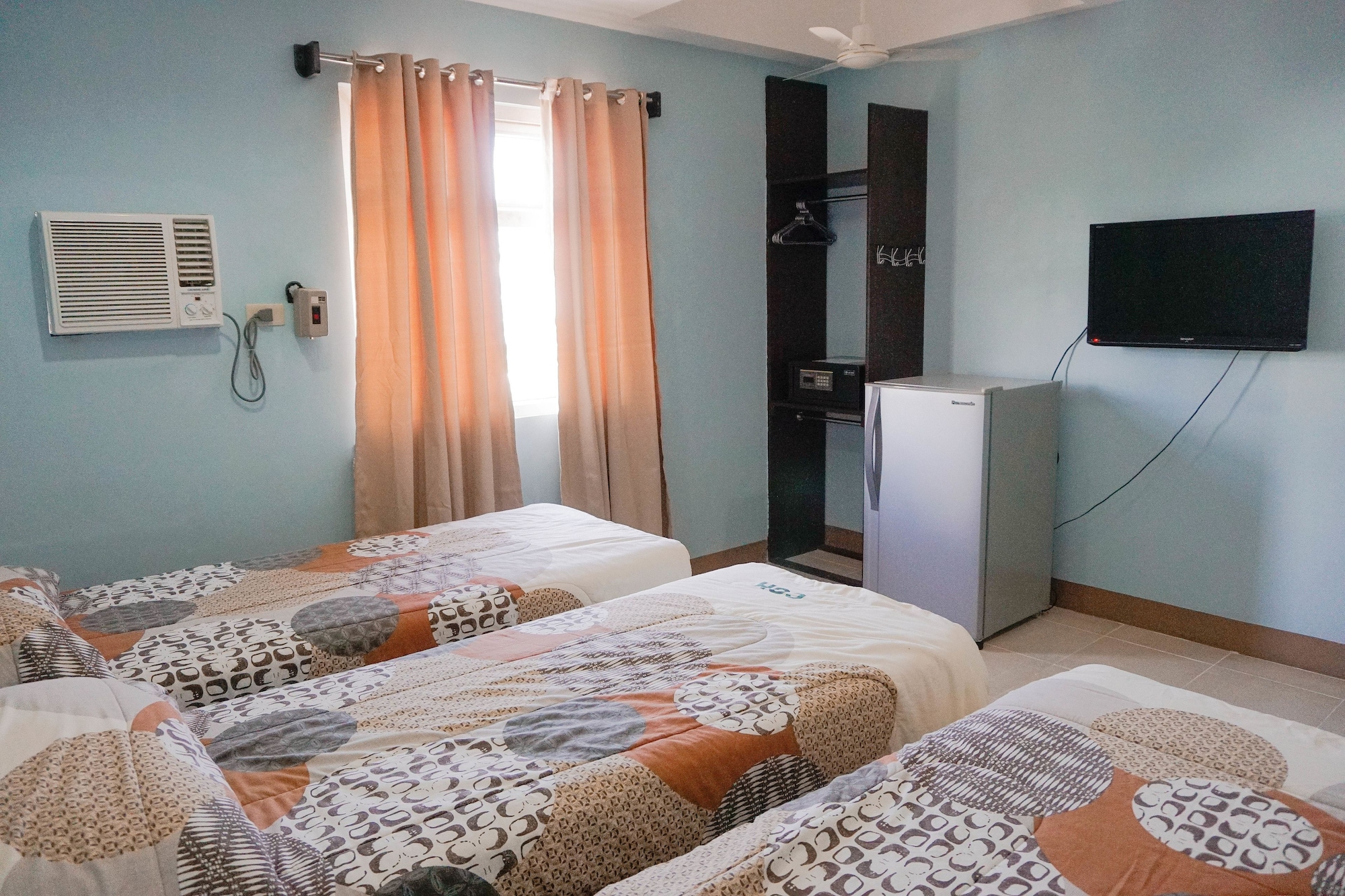 Plus, Deluxe, 3 Beds