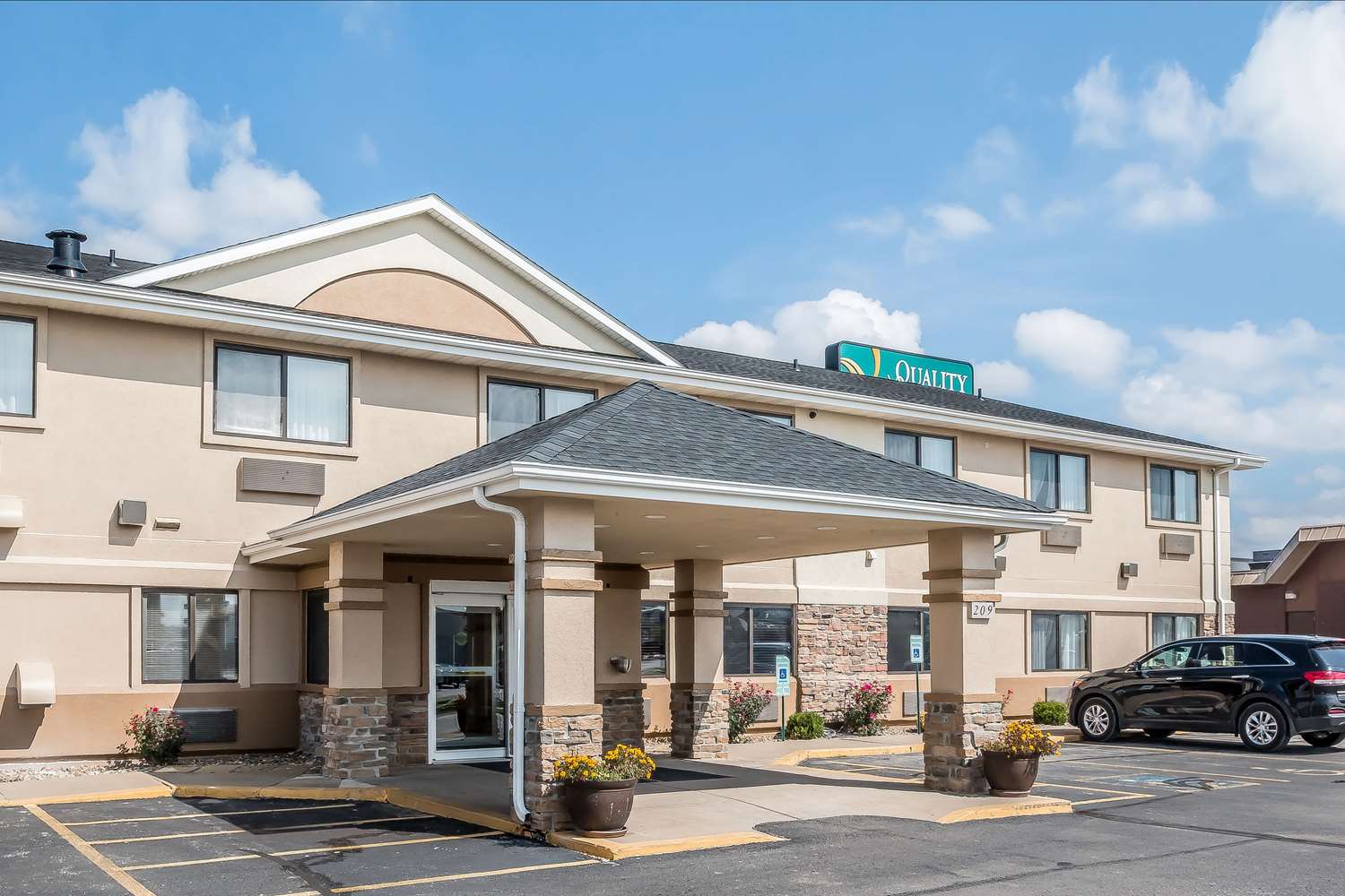 Quality Inn Coralville - Iowa River Landing 25/25