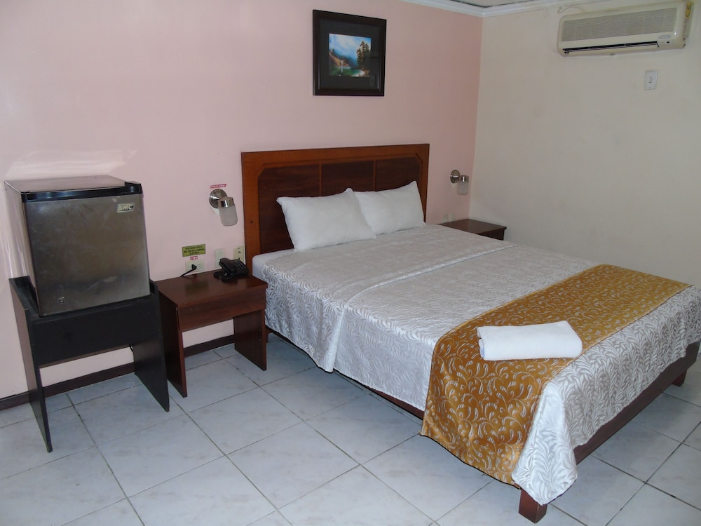 Hotel Malecon Inn 23/67