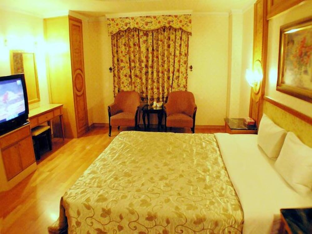 Changsing Business Motel 10/33