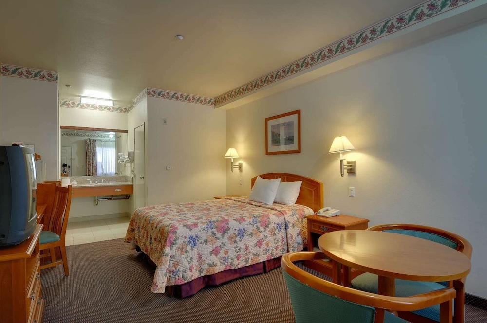 VAGABOND INN HACIENDA HEIGHTS 31/40