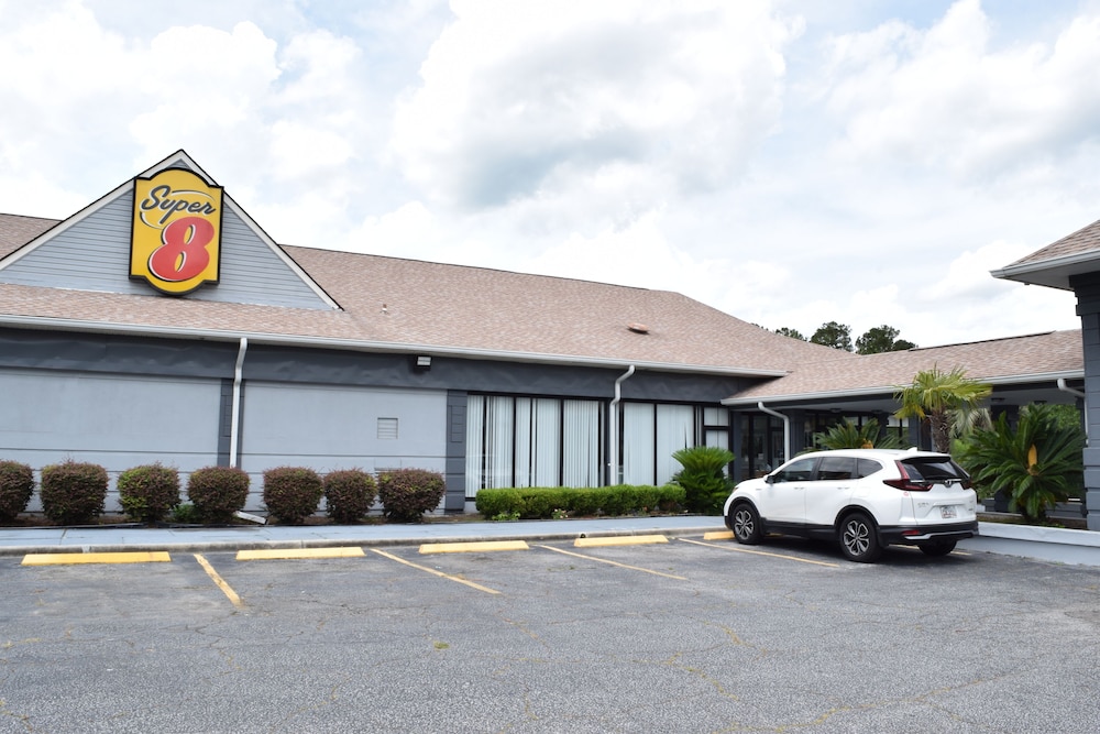 Super 8 by Wyndham Hardeeville/Savannah North 22/24