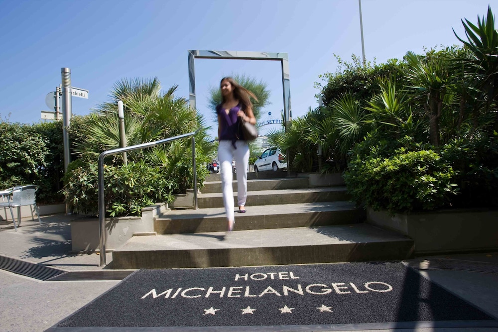 Hotel Michelangelo 45/50