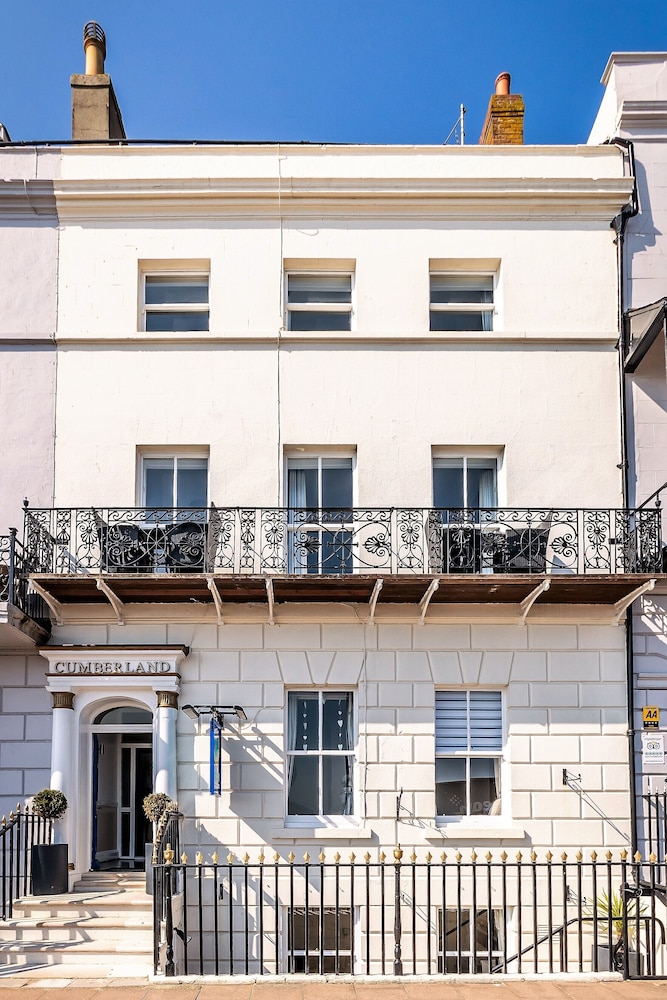 The Cumberland Hotel 1/16