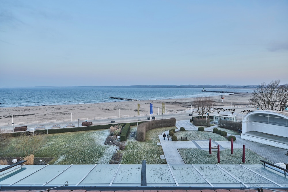 Atlantic Grand Hotel Travemunde Ex Columbia Hotel Casino Travemunde 70/74