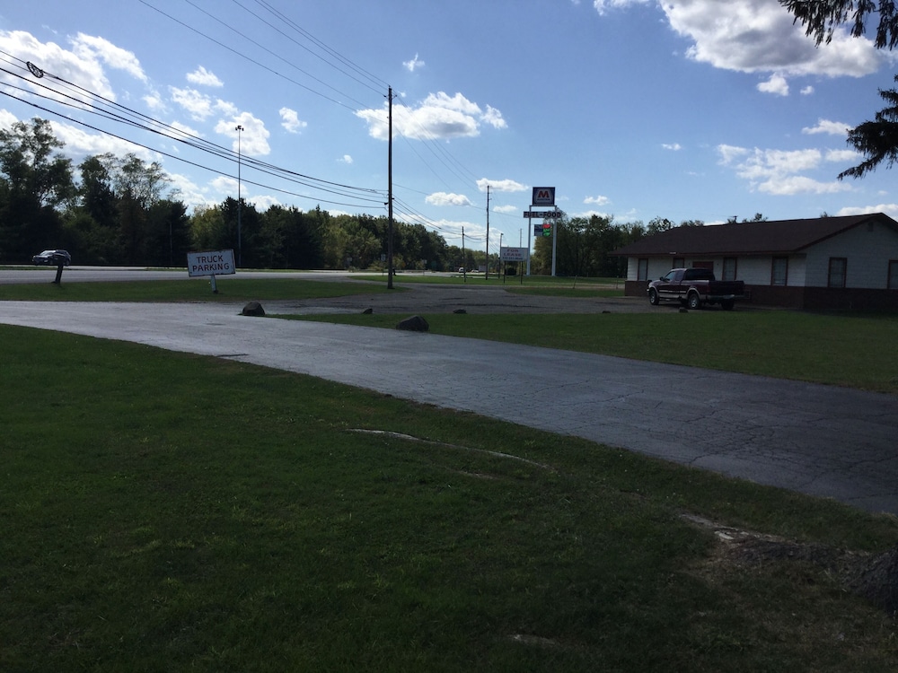 Falls Inn Newton Falls 30/43