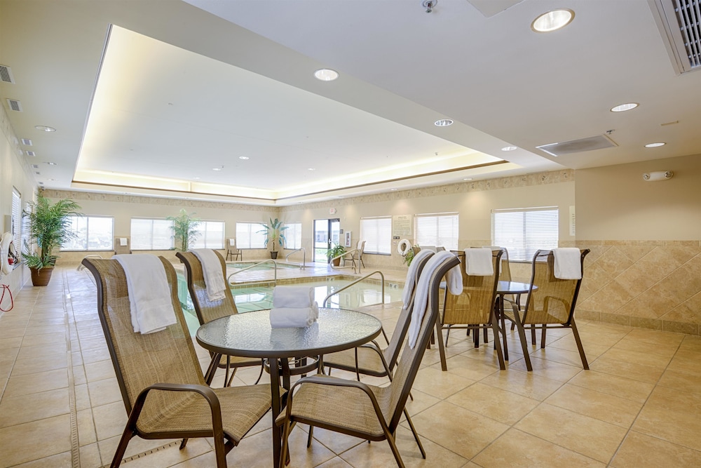 Hampton Inn & Suites Pinedale 33/42
