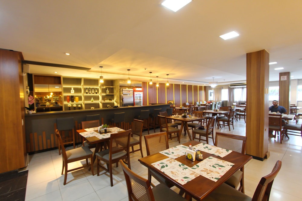 Golden Ville Hotel 52/66