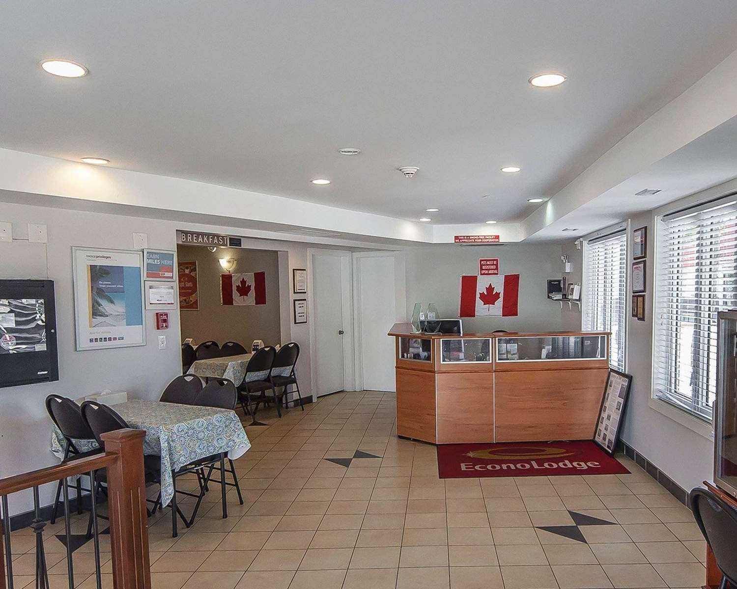 Econo Lodge Inn & Suites Drumheller 3/10