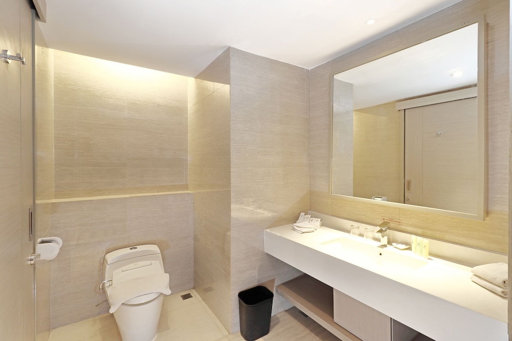 Swiss-Belhotel Cirebon 14/48