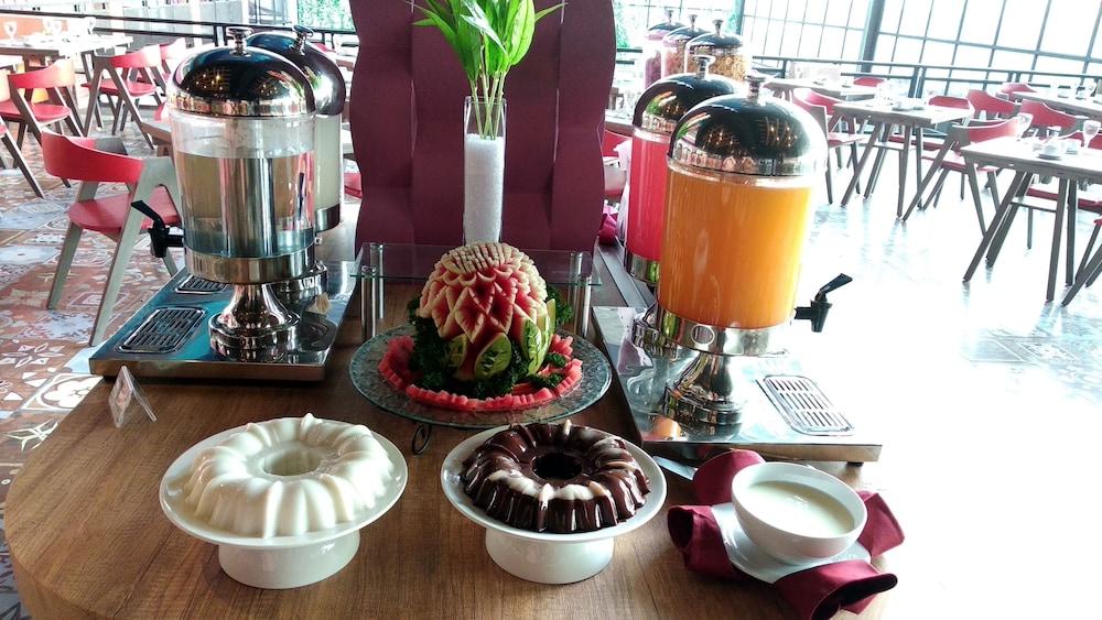 Premiere Hotel Tegal 14/19
