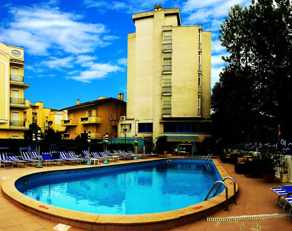 Senior Hotel 20/22