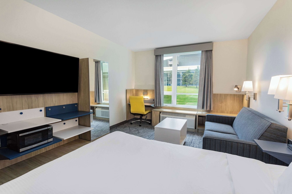 Microtel Inn and Suites by Wyndham Summerside 16/39