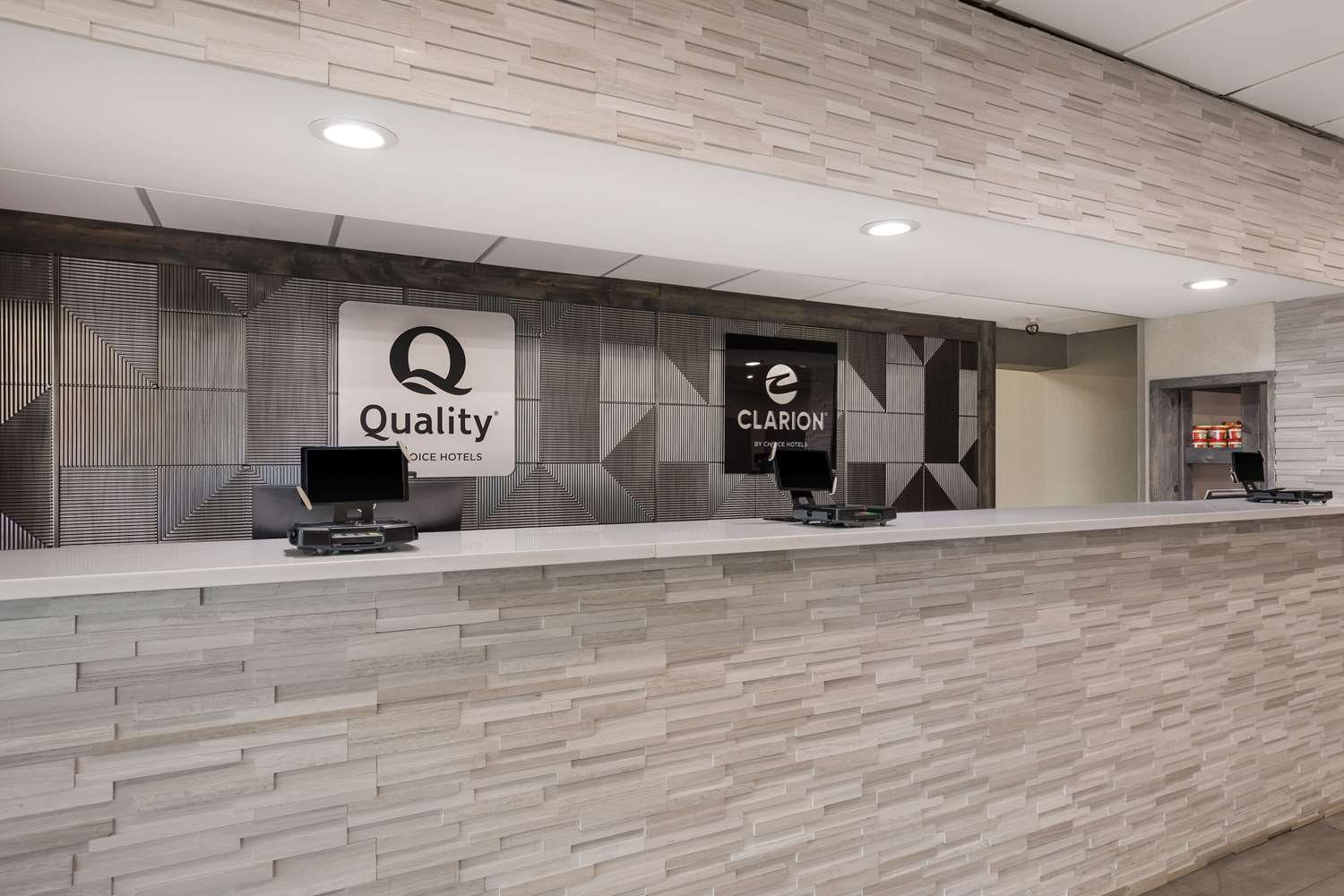 Quality Inn Joliet 6/32