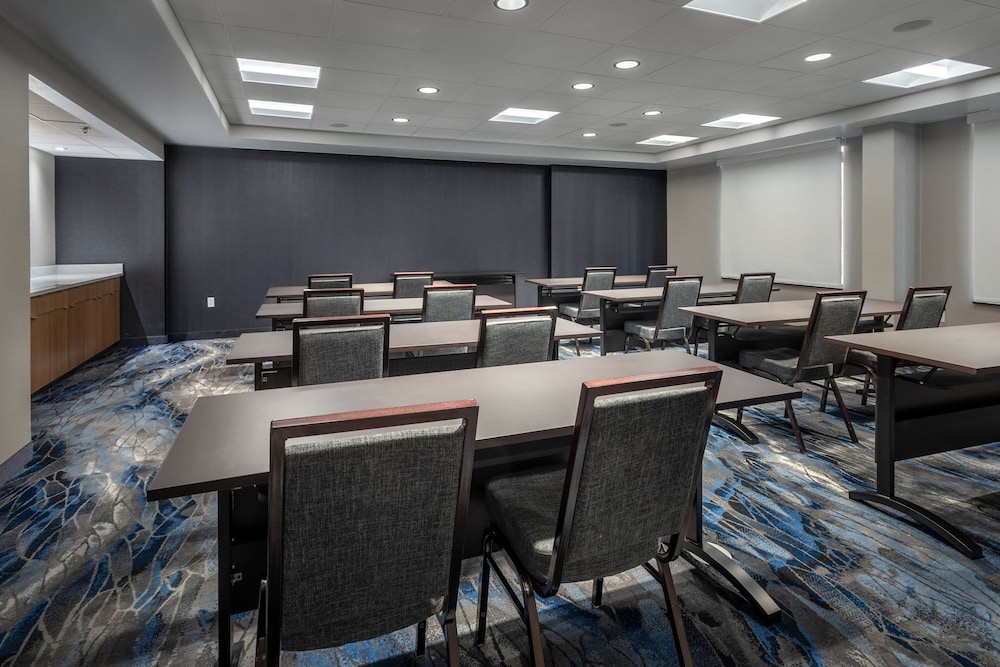 Fairfield by Marriott Inn & Suites Rome NY 43/50