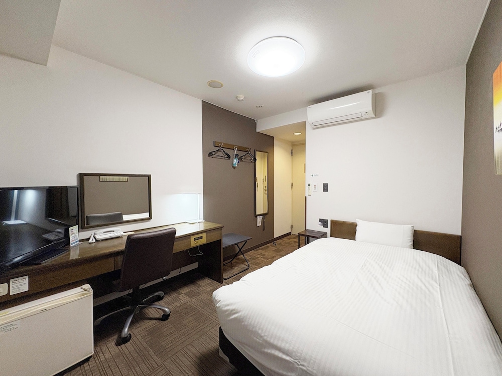 ROOM, SINGLE