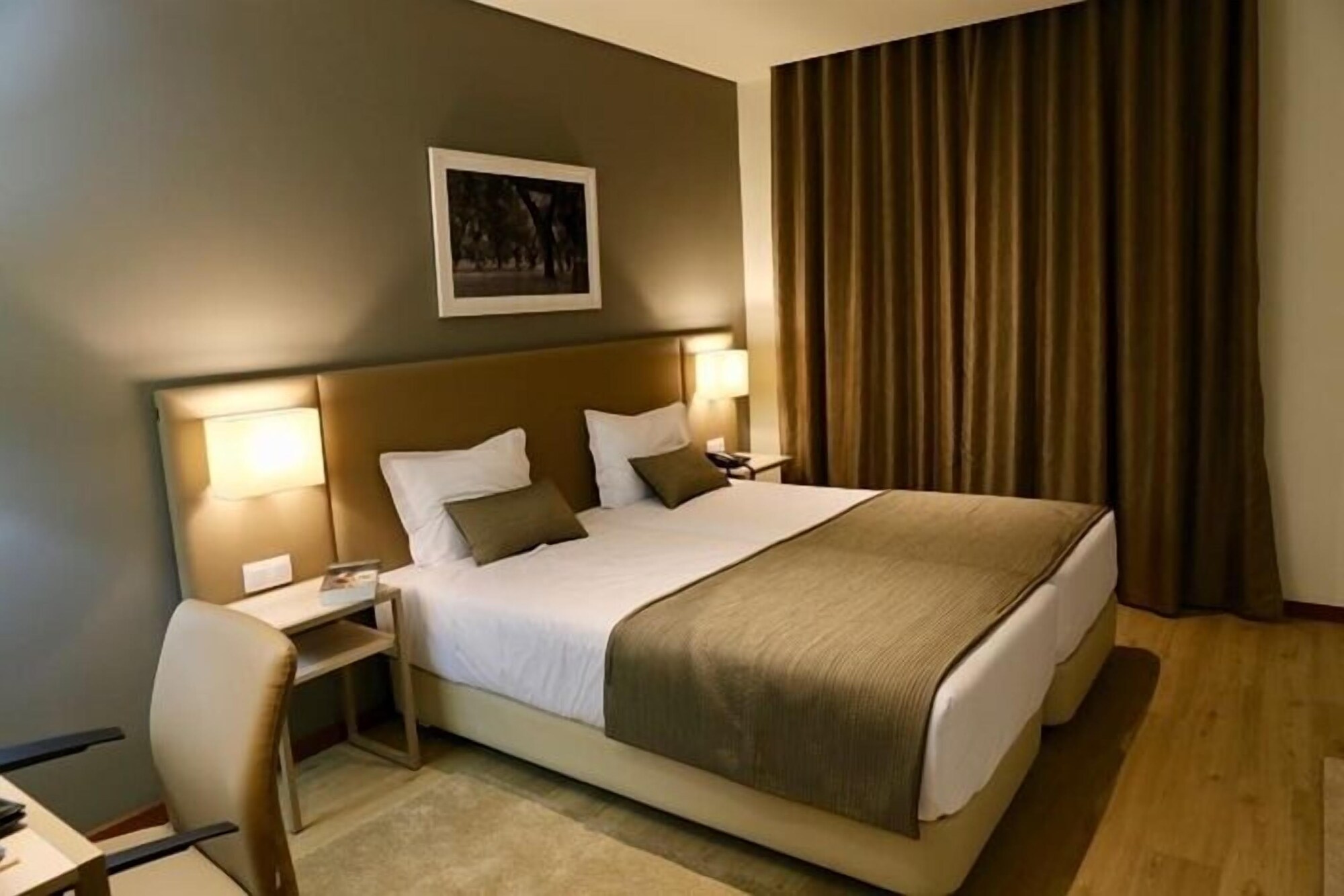 Classic, Twin Beds