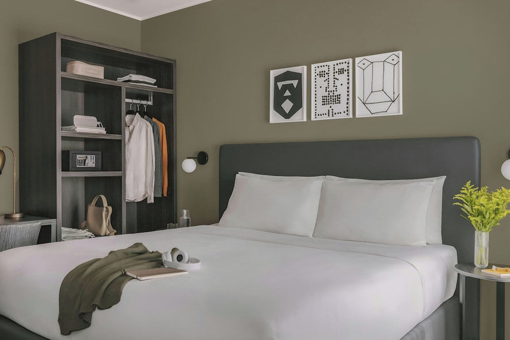 Superior, Queen Bed