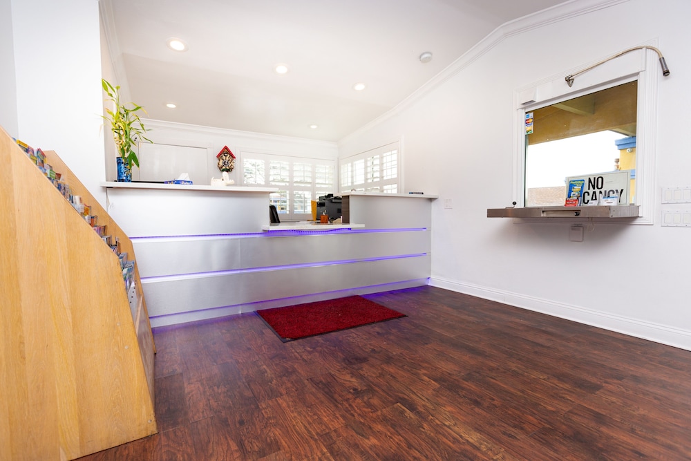 Surestay Hotel By Best Western Seaside Monterey 4/33