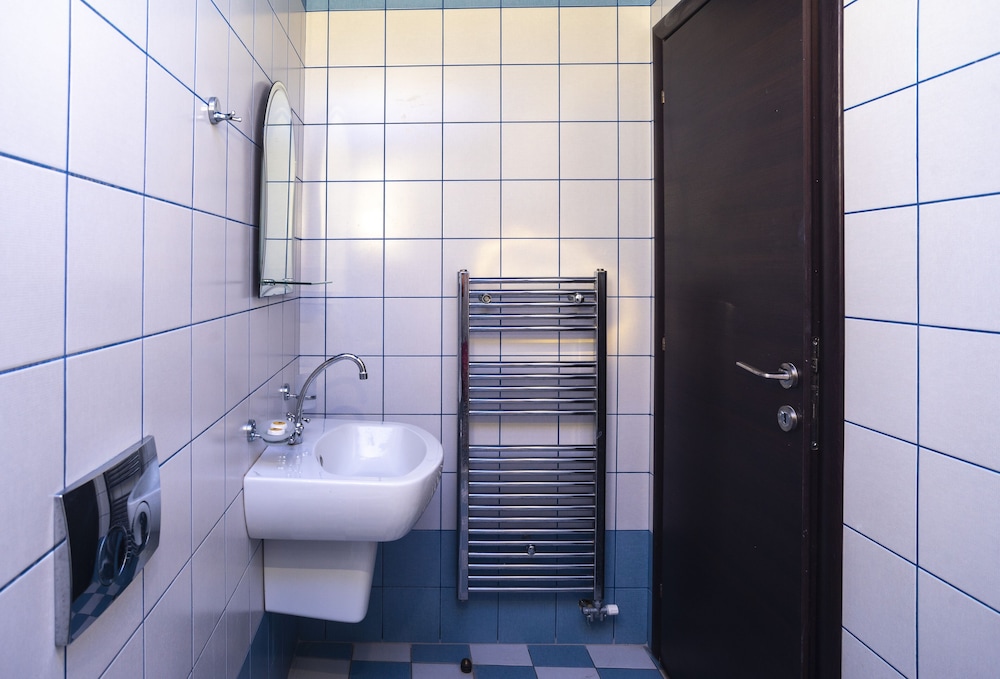 Alikes Suites & Studios 50/50