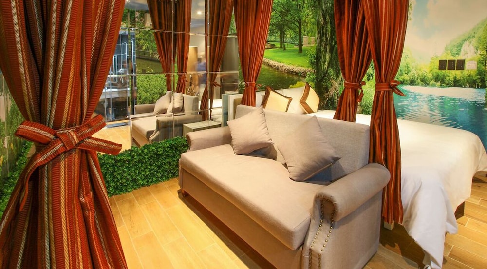 Collection O District 10 - Bonita Grand Hotel 17/50