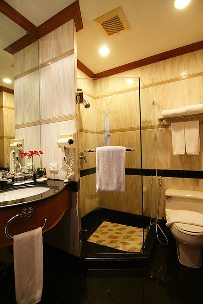 GRAND DIAMOND SUITES 27/71