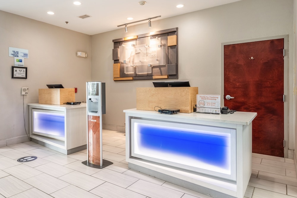 Holiday Inn Express Hotel And Suites Statesville 11/59