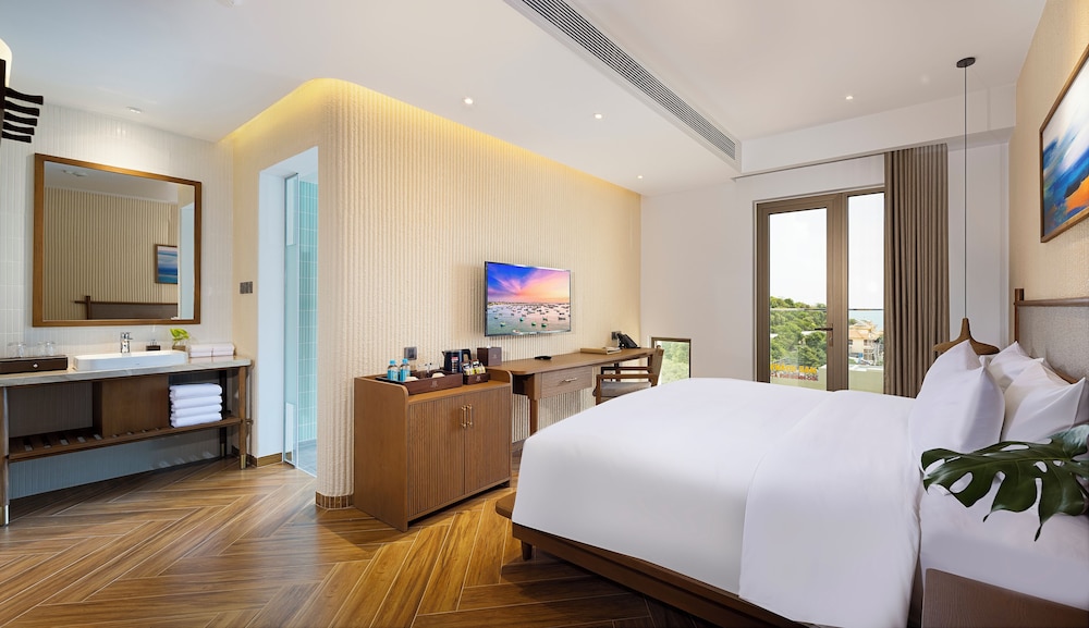 Iconic Long Hai Hotel 6/39