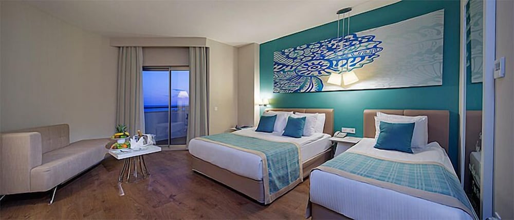 Seashell Resort & Spa 8/27