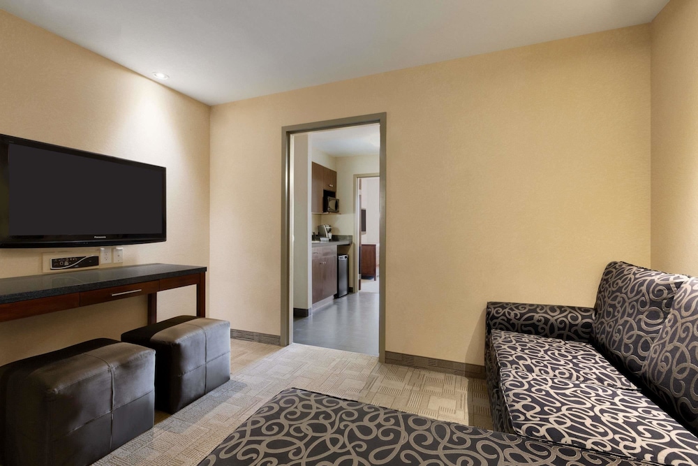 Days Inn by Wyndham Regina Airport West 17/53