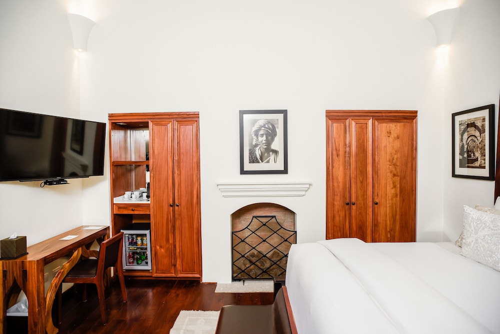Hotel Casa Blanca 7 21/68